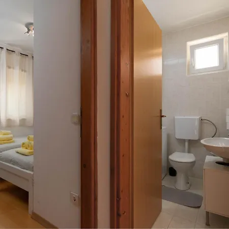 Sofia With Balcony - 55m2 - 1 Km To The Sea