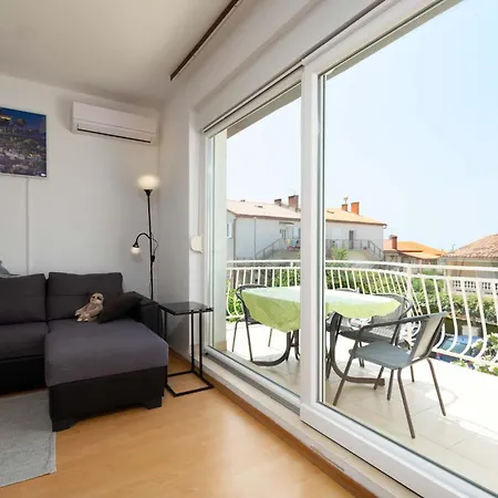 Sofia With Balcony - 55m2 - 1 Km To The Sea Porec