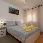 Sofia With Balcony - 55m2 - 1 Km To The Sea * 포레치