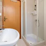 Sofia With Balcony - 55m2 - 1 Km To The Sea 아파트
