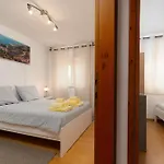 Sofia With Balcony - 55m2 - 1 Km To The Sea 아파트