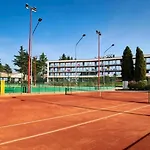 Sofia With Balcony - 55m2 - 1 Km To The Sea 아파트 *