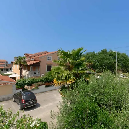 Apartment Sofia With Balcony - 55m2 - 1 Km To The Sea