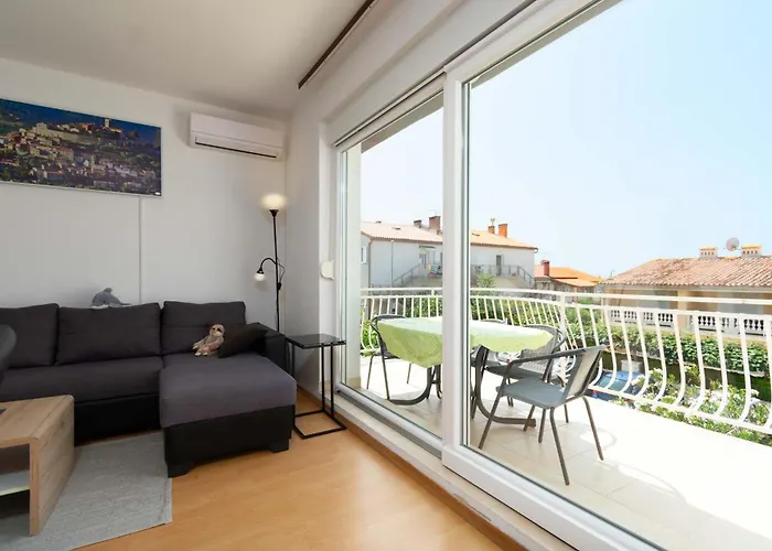 Sofia With Balcony - 55m2 - 1 Km To The Sea Poreč