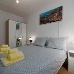 Sofia With Balcony - 55m2 - 1 Km To The Sea شقة بوريتش