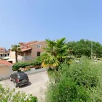 Sofia With Balcony - 55m2 - 1 Km To The Sea شقة